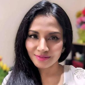 Meet your Posher, Fariza